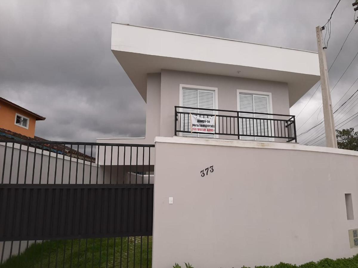Sobrado Frente Ao Sesc, Wifi 300Mb, 2 Vagas Auto, Cozinha, Churrasqueira, Moderno E Reformado Бертиога Екстериор снимка